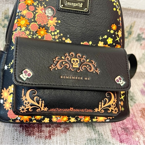 Firm Loungefly Disney Pixar Coco Remember Me Mini Backpack Pre-owned No Offers - Picture 6 of 16